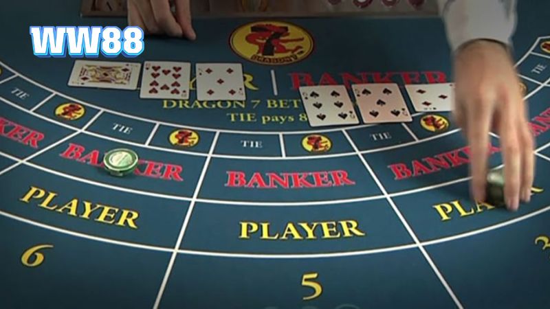 Baccarat dựa vào việc so sánh hai tụ bài lớn, nhỏ hay bằng nhau